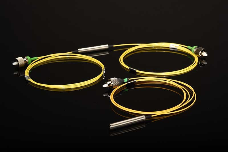SM Pigtailed (FC/APC) rotator polaryzacji Faradaya (45° ± 3°), 1550 nm