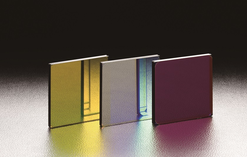 Filtr interferencyjny pasmowy 50mm kwadratowy 590nm 10nm