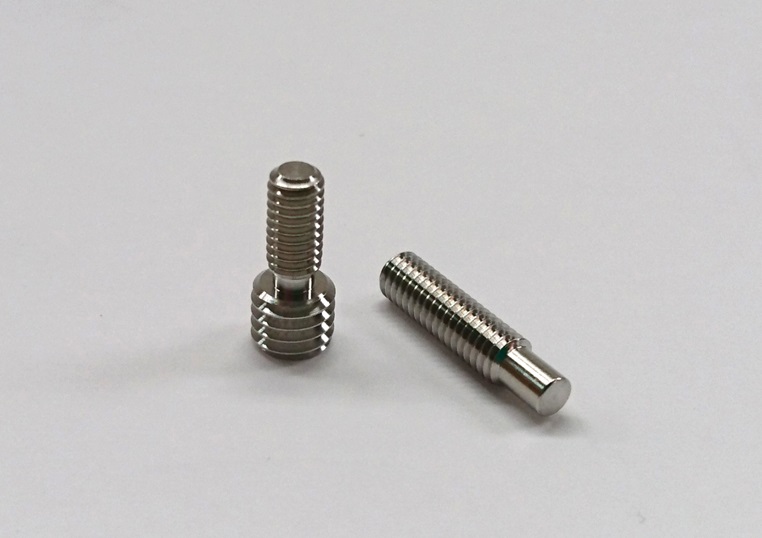 Śruba ustalająca M4x17.5mm z końcówką stożkową, kompatybilna z próżnią